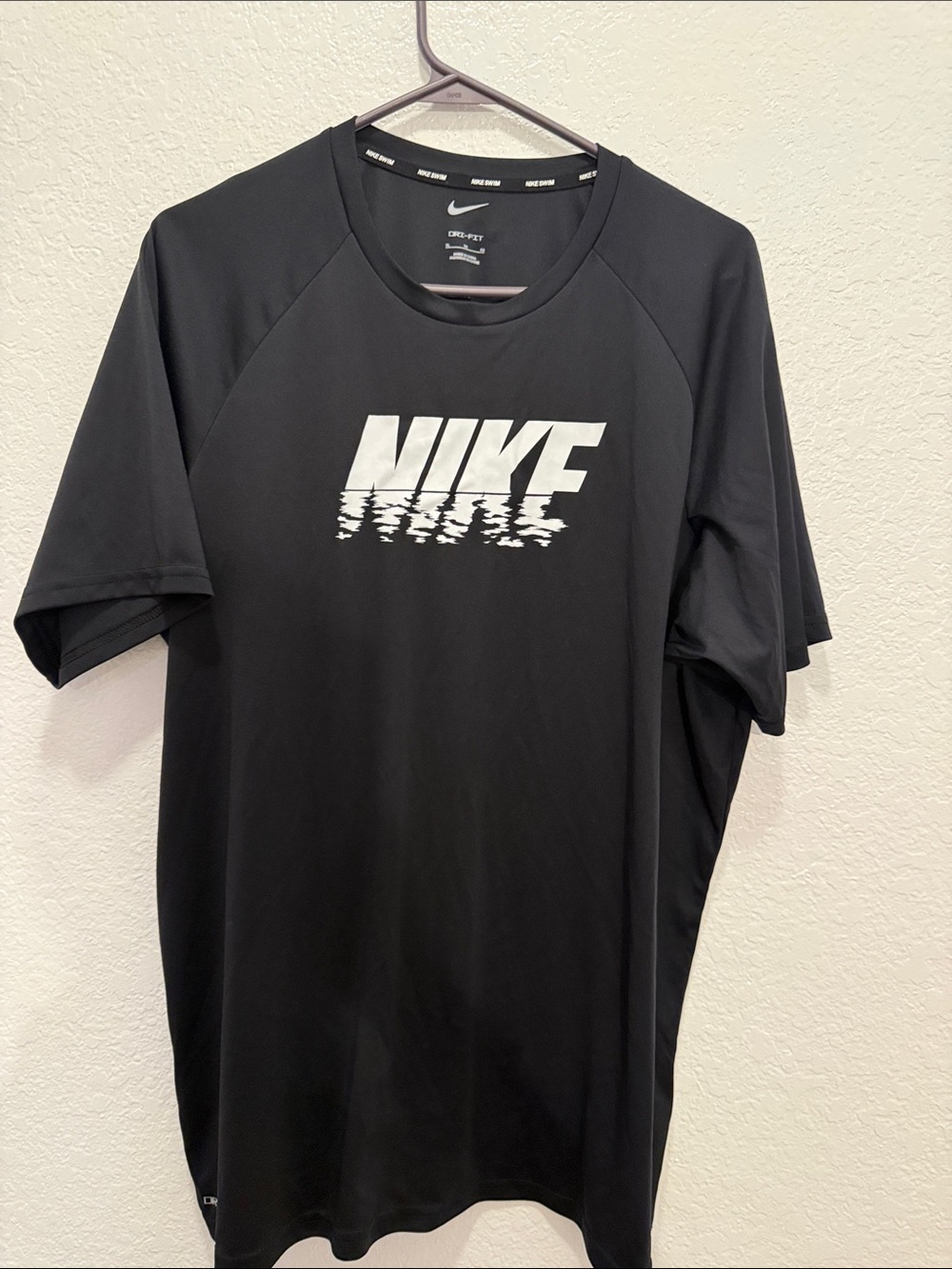 Nike Swim Black Short Sleeve Graphic Performance Tee size xl